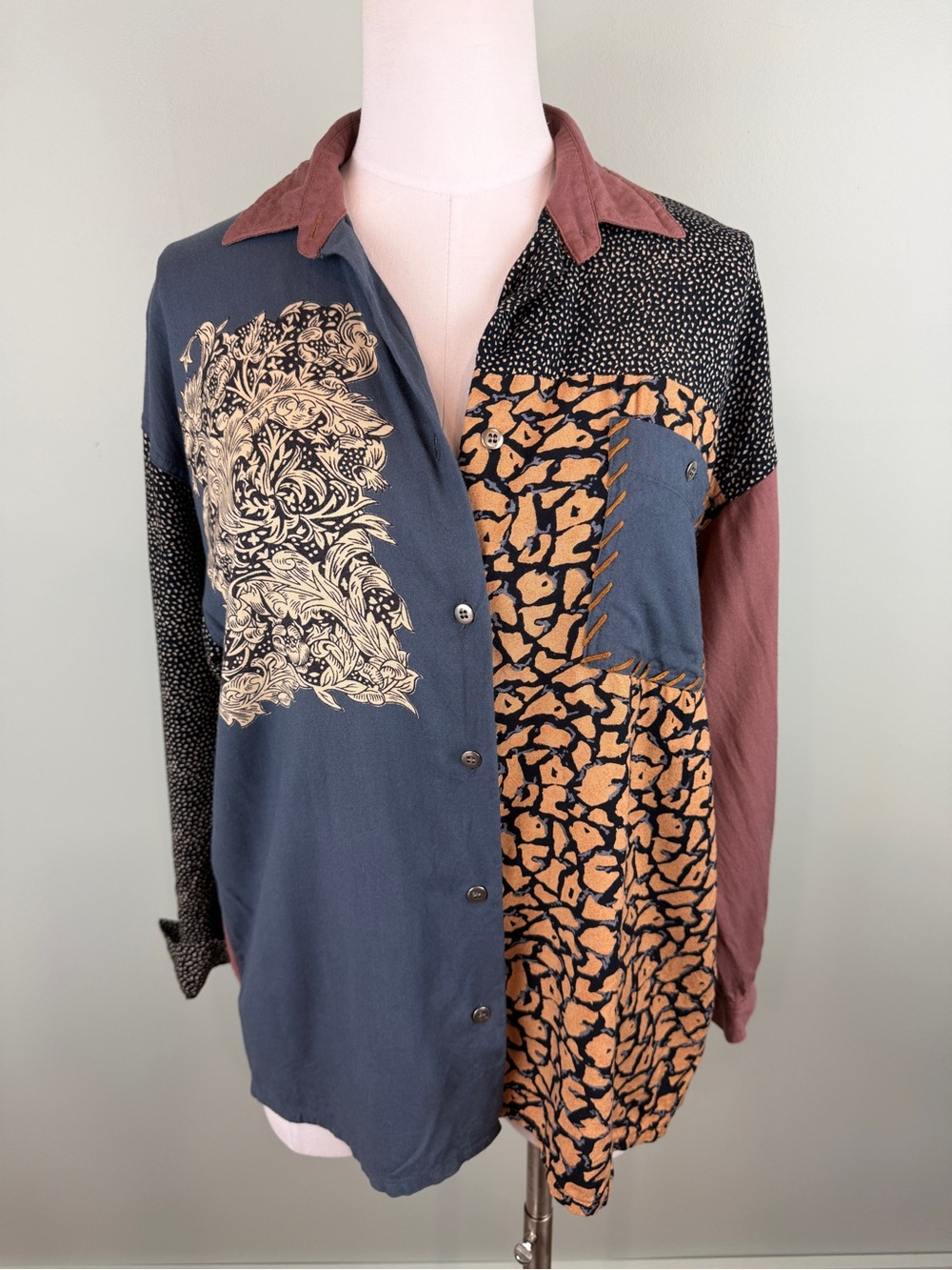 Vintage Women’s 80’s/90’s Mixed Print Button-Up Shirt in Navy, Rust & Tan Med